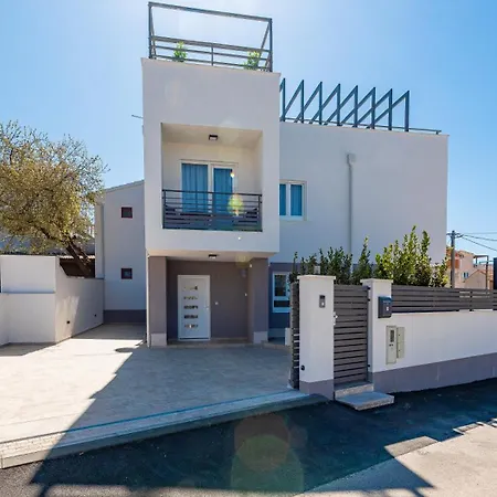 Mediterranean Ursula