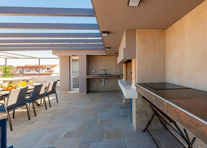 Mediterranean Ursula *