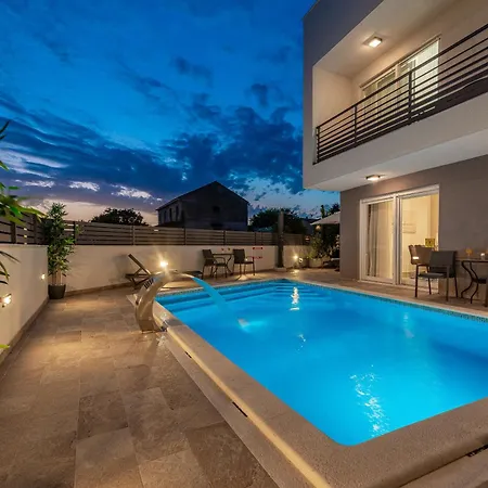 וילה Mediterranean Ursula *