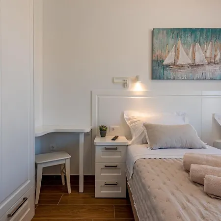 Mediterranean Ursula * פאקוסטאן