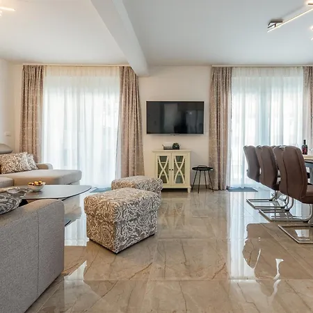 Mediterranean Ursula וילה *