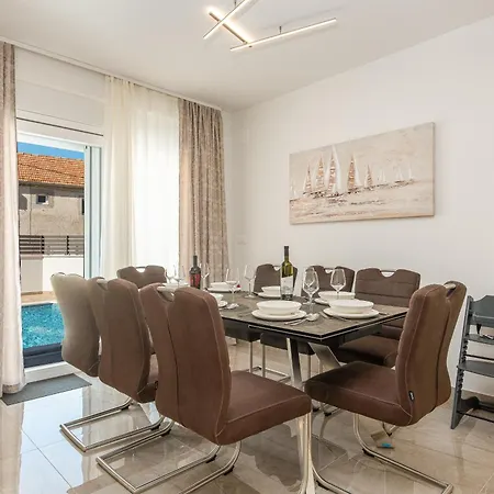 Mediterranean Ursula וילה *