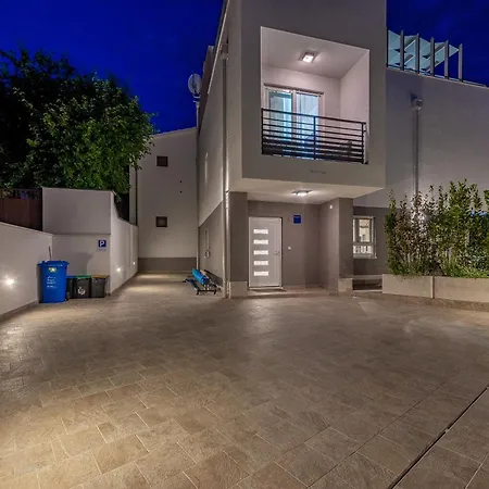 וילה Mediterranean Ursula *