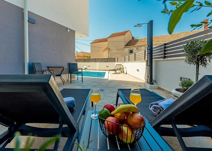 Mediterranean Ursula *